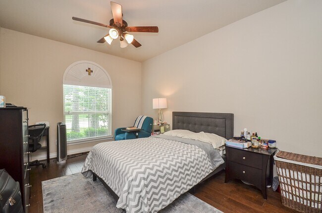 Building Photo - 16835 Fowler Pines Dr