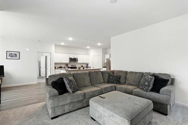 Building Photo - 5830 Capri Frst Dr