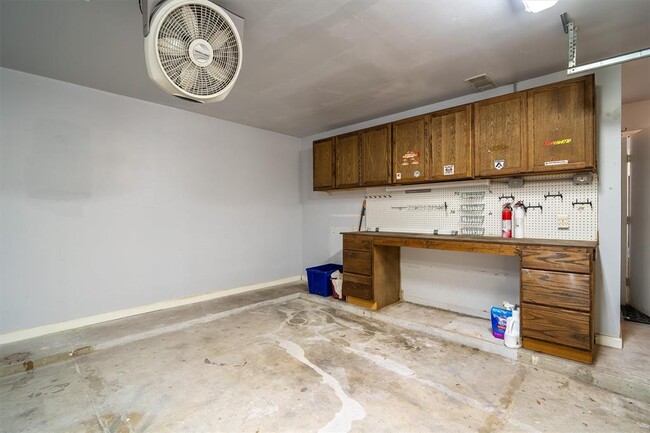 Building Photo - 217 Glen Haven Dr