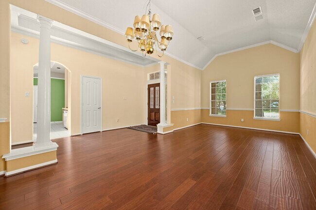 Building Photo - 10218 Garden Crossing Ln