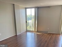 Building Photo - 4600 S Four Mile Run Dr