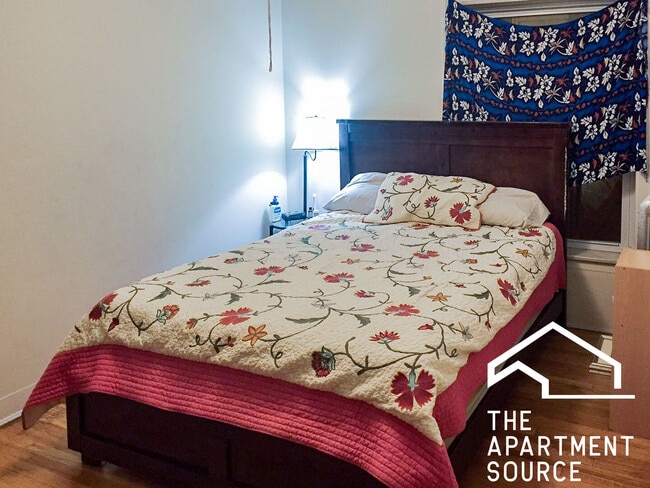 Building Photo - 2010 W Foster Ave