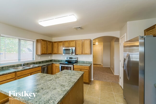 Building Photo - 2046 Silver Grass Pl