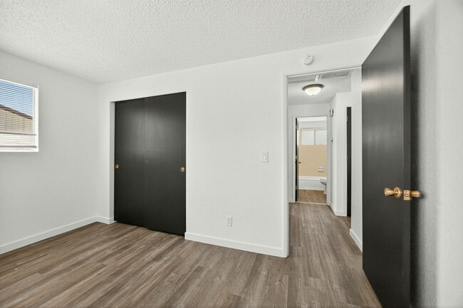 Building Photo - Modern 2-Bedroom Duplex with New Kitchen &...
