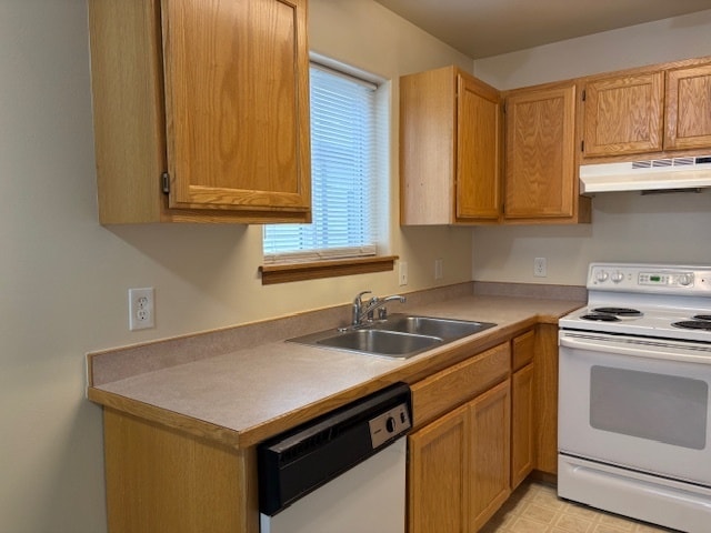 Building Photo - Duplex with detached garage