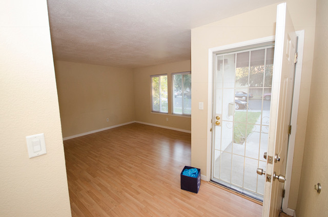 Entry way/Living room - 6904 Sumter Quay Cir