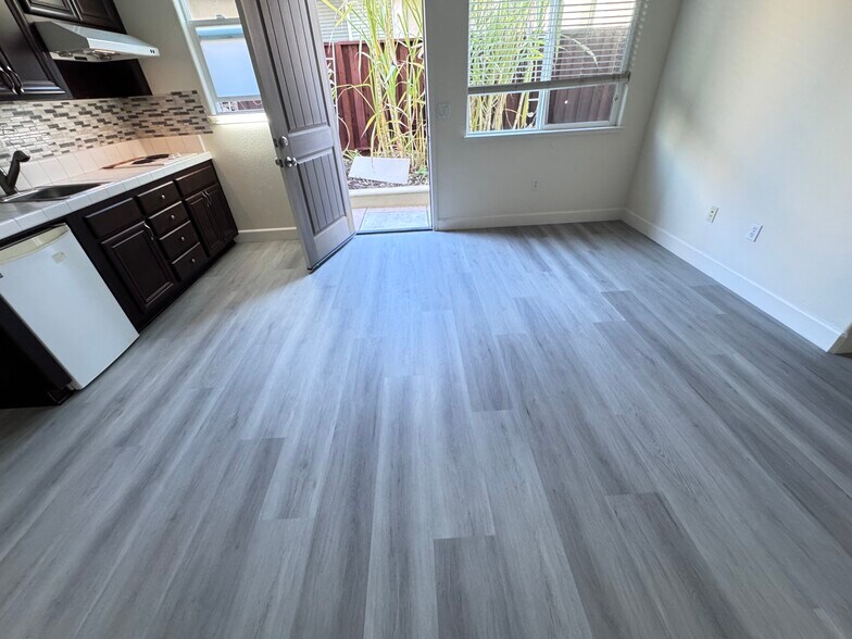 Building Photo - 2585 Cipriani