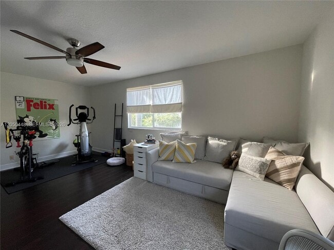 Building Photo - 485 Silver Palm Way
