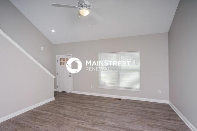 Building Photo - 4 Bedroom Pet-Friendly Home in Louisville,...