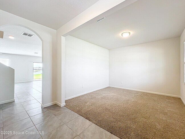 Building Photo - 870 Remington Green Dr SE