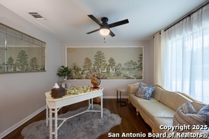Building Photo - 606 Antler Dr