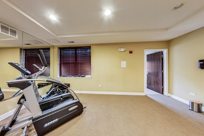 Building Photo - 6436 Roosevelt Rd