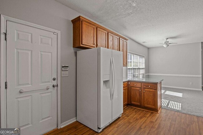 Building Photo - 935 City Park Dr