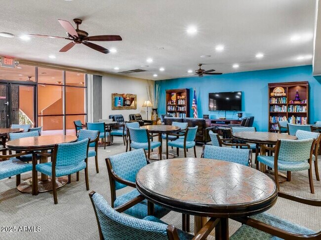 Building Photo - 4303 E Cactus Rd