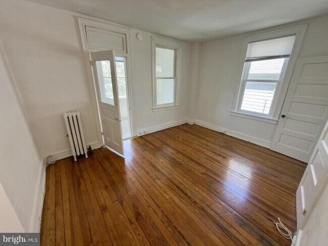Building Photo - 513 E 41st St