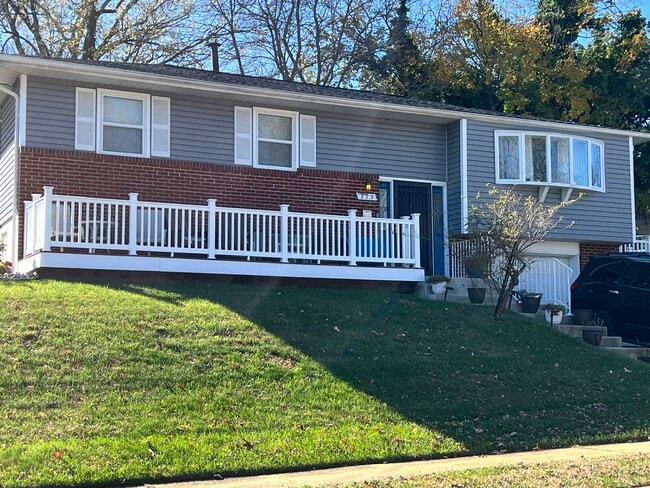 Building Photo - 323 Aragona Dr