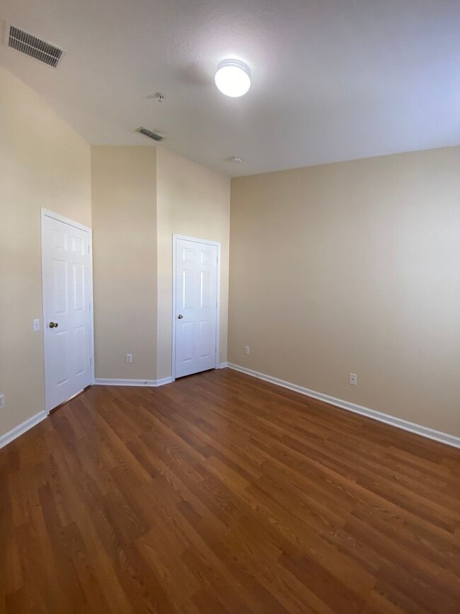 Building Photo - LAKEVIEW TOWNHOME FOR RENT - STONEBRIDGE C...