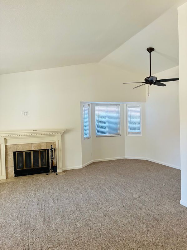 Building Photo - 45470 Clubhouse Dr