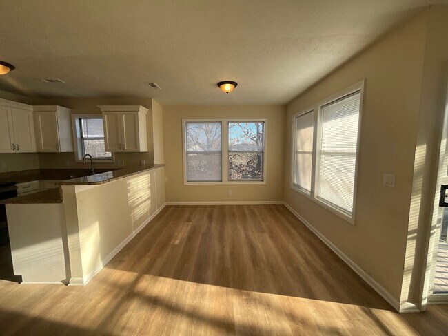 Building Photo - 1022-4 Brookhollow Drive Fayetteville, NC 28314