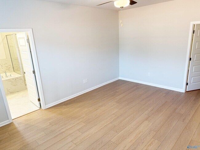 Building Photo - 217 Stockyard Cir