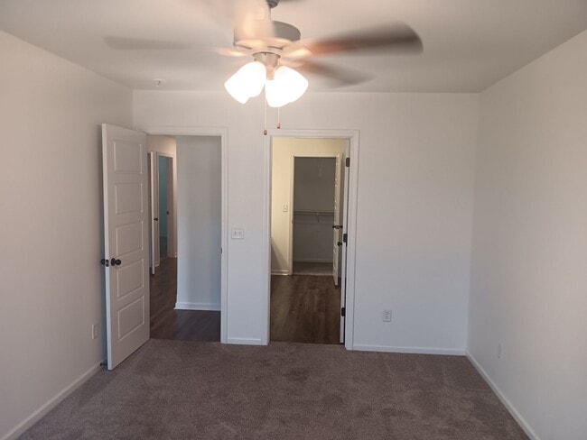 Building Photo - Cozy New 3 Bedroom Townhome in Carl Junction!