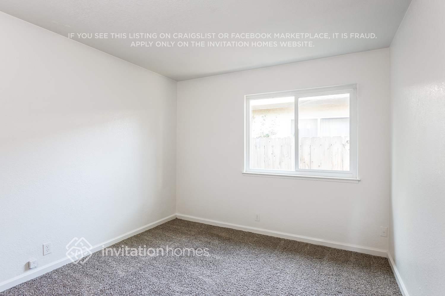 Building Photo - 413 Royal Oaks Dr