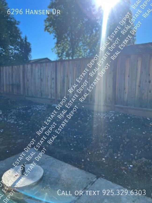 Building Photo - 6296 Hansen Dr