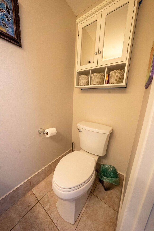 Building Photo - 2643 NE 15th St