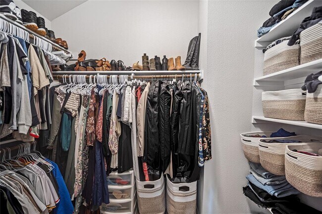 Building Photo - 9905 Comely Bnd