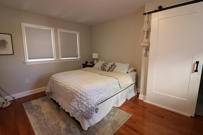 Building Photo - 1495 Hyde Park Ave