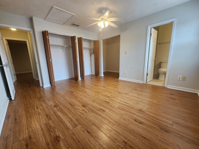 Building Photo - 828 W Carolina St