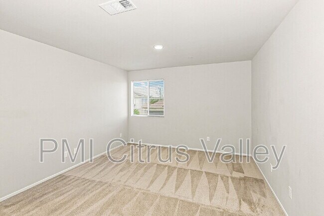 Building Photo - 24613 Round Meadow Dr
