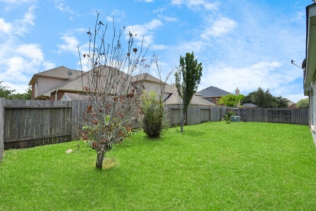 Building Photo - 8810 Sunforest Ln