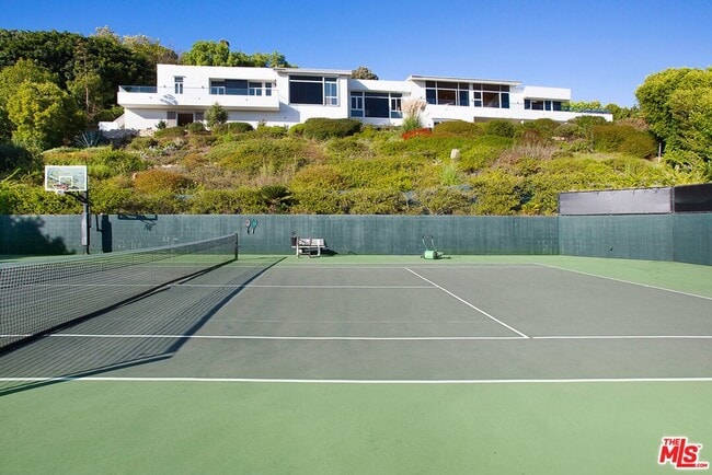 Building Photo - 27454 Winding Way