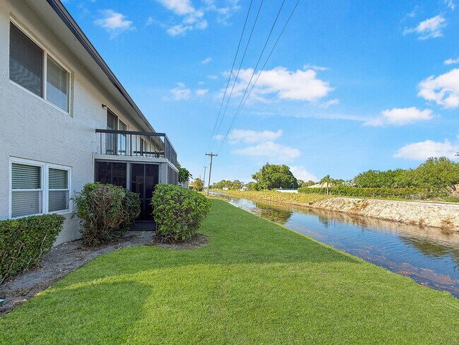 Building Photo - 13586 Sabal Palm Ct