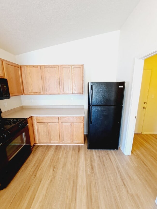 Building Photo - 3 bed 2 bath home in Huning Ranch