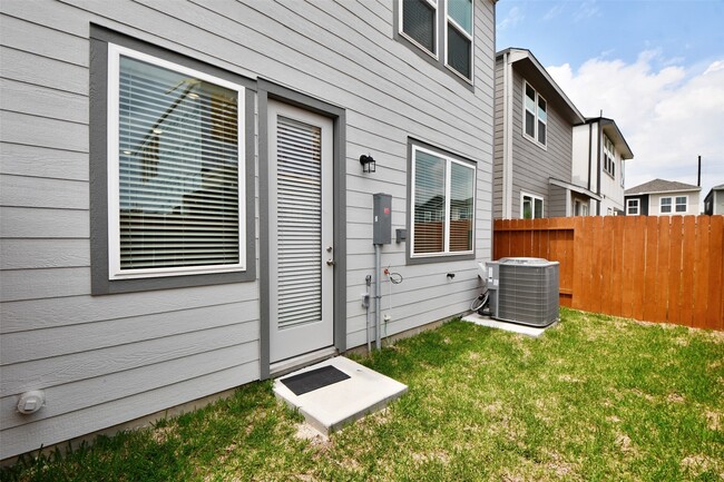 Building Photo - 4212 Lyons Fall Ln