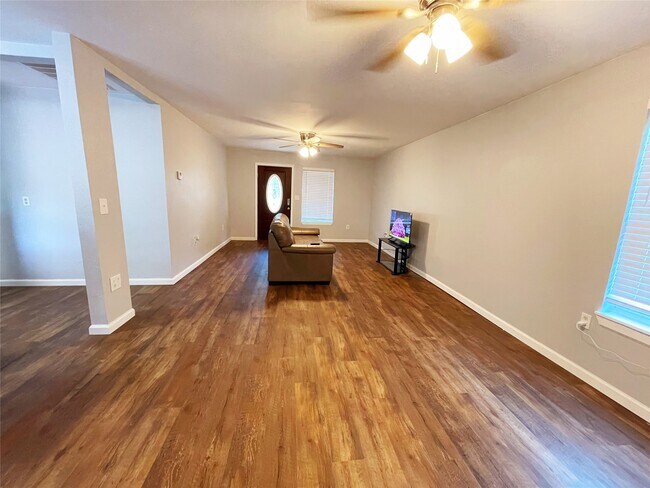 Building Photo - 3627 Keeland St