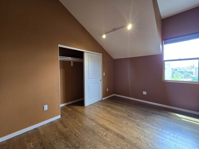 Building Photo - 2180 W Alameda St