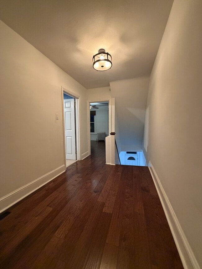 Building Photo - 308 Green St