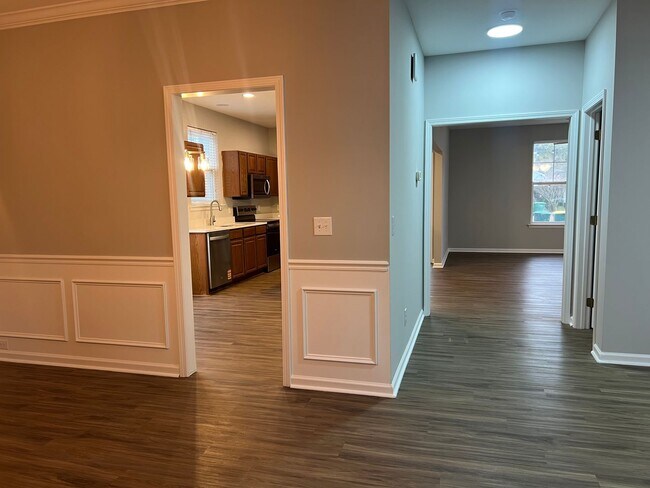 Building Photo - Lovely Bluffton Park House