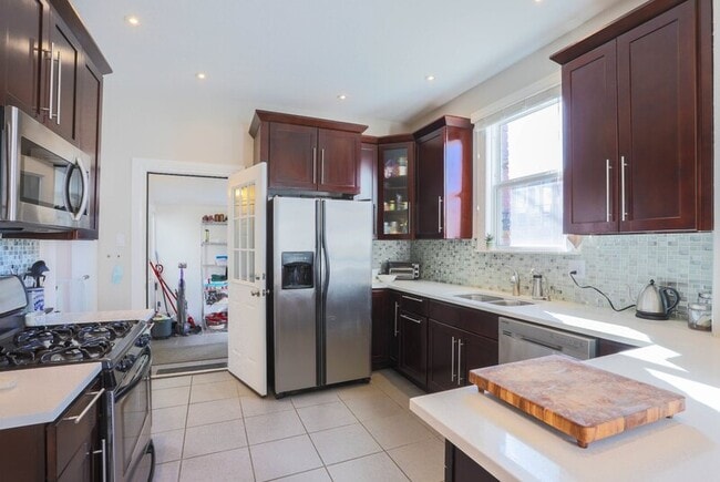 Building Photo - 2220 W 31st Ave