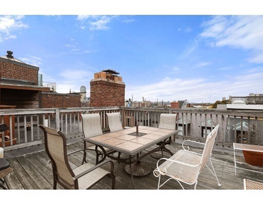 Building Photo - 55 W Cedar St