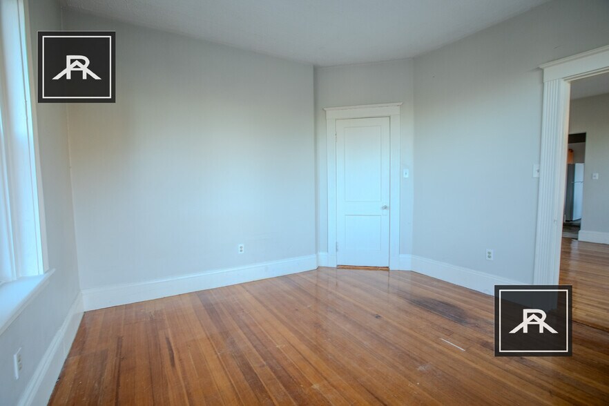 Building Photo - 52 Cummings Rd