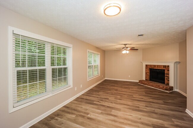 Building Photo - 233 Northbridge Dr