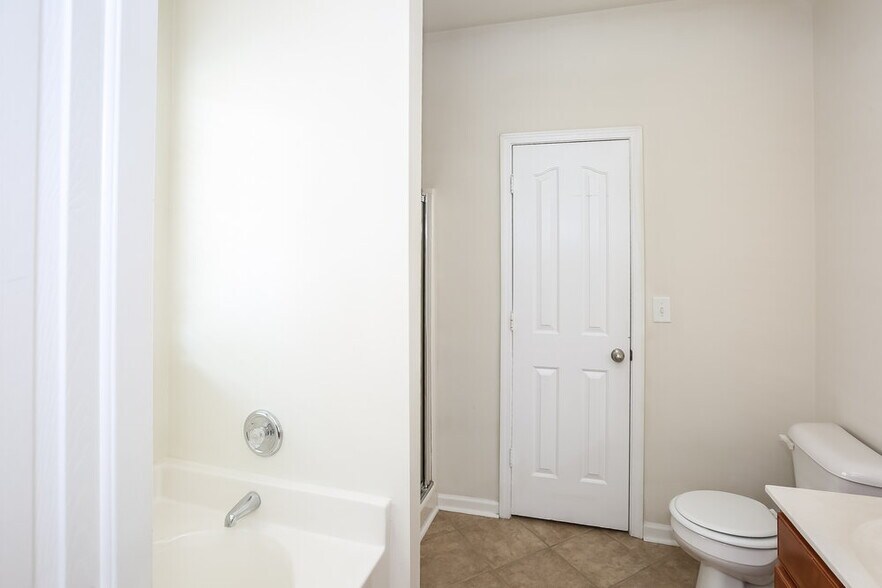 Building Photo - 6737 Sequoia Hills Dr