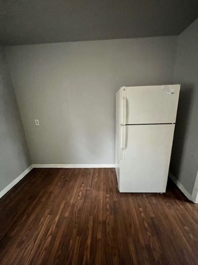 Building Photo - 304 Ashwood Dr