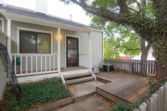 Building Photo - Beautiful 2bd/2ba Townhome in Downtown Louisville!