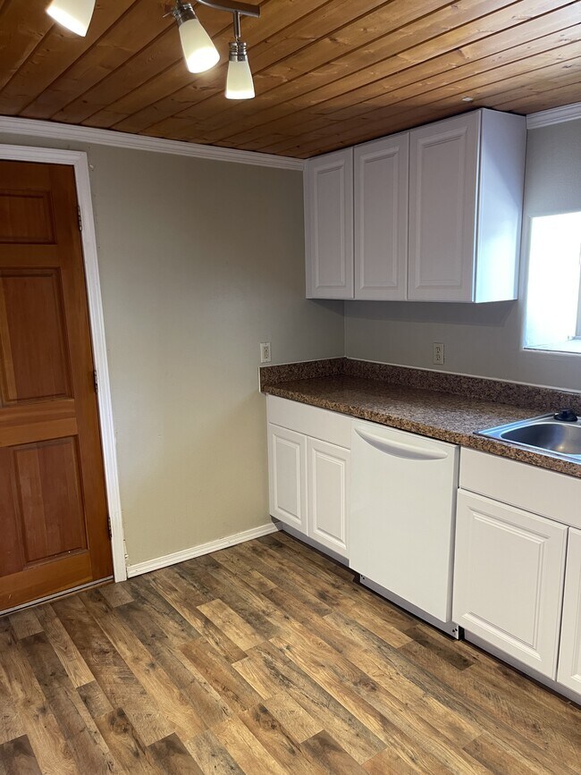 Building Photo - 361 S 2nd St