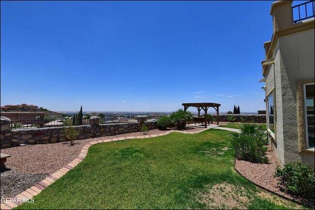 Building Photo - 6732 Pearl Ridge Dr